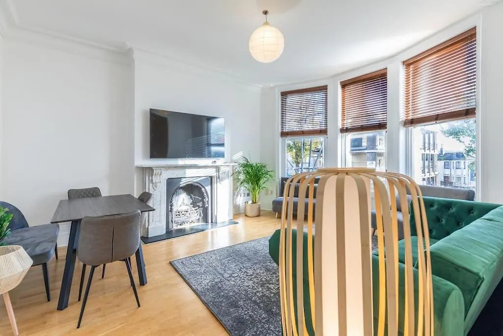 Victorian Work And Travel Apartment Close To Brighton Station 영국